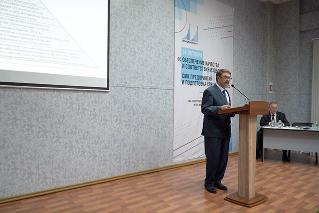 Доклад «Роль и место сертификации в системе контроля обеспечения качества продукции военного назначения» представил советник директора ФГУП «МНИИРИП», к.т.н.